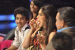 Rani Mukherjee on the sets of Dance Ke Superkids in Famous on 18th Sept 2012 (27).JPG